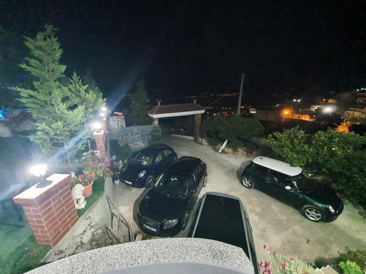 Villa Mehmeti Sarande Luaran gambar